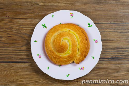 パン・オ・スイートポテト【フジパン】上から撮った写真