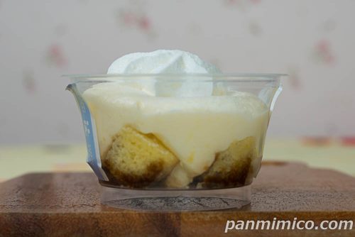 まっしろティラミス【セブンイレブン】断面の写真