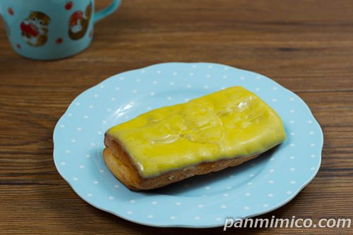 ウィークエンドシトロン風デニッシュ【YKベーキングカンパニー】斜めから撮った写真