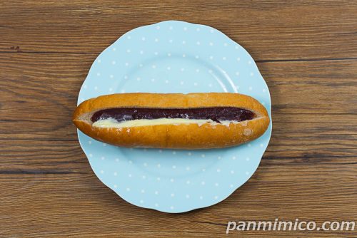 たっぷりあんバターフランスパン【ヤマザキ】上から撮った写真