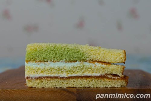 ダブルメロンクリームサンドケーキ【ヤマザキ】断面の写真