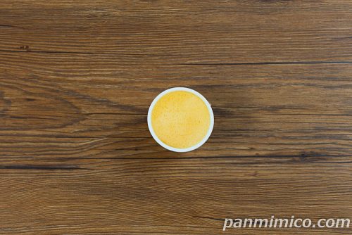 喫茶店のレトロプリン【ファミリーマート】上から撮った写真