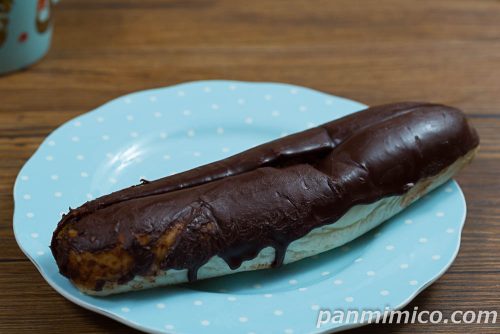 チョコロール【セブンイレブン】斜めから撮った写真