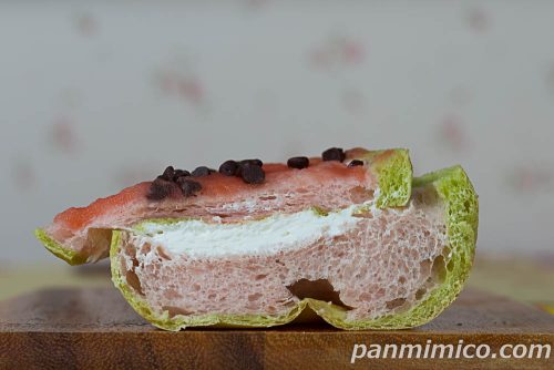 チョコチップすいーか【ヤマザキ】断面の写真