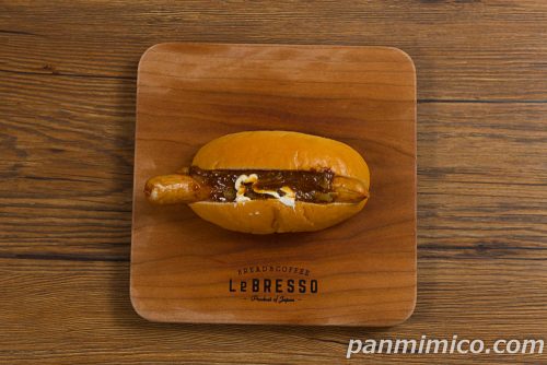 100時間カレー監修　欧風カレードッグ【ローソン】上から撮った写真