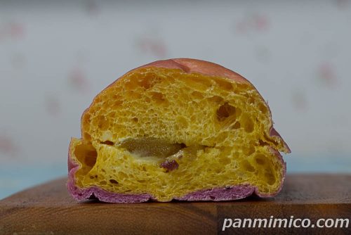 焼き芋あん＆マーガリンパン【ヤマザキ】断面の写真