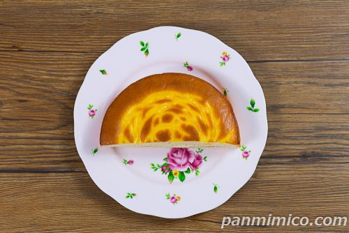 アップルカスタードケーキ【ヤマザキ】上から撮った写真