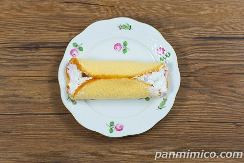 ごろっと白桃ケーキ【ヤマザキ】上から撮った写真