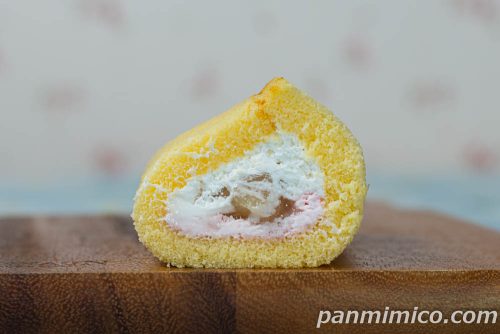 ごろっと白桃ケーキ【ヤマザキ】断面の写真