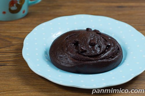 チョコレートリッチ【ヤマザキ】斜めから撮った写真