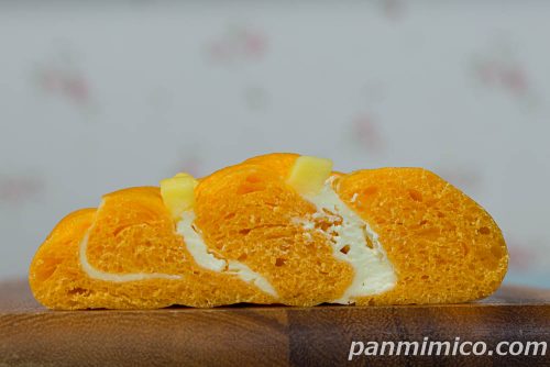 フロマージュリッチ【ヤマザキ】断面の写真