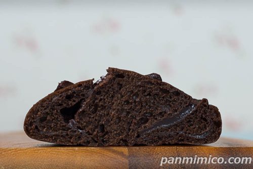 チョコレートリッチ【ヤマザキ】断面の写真