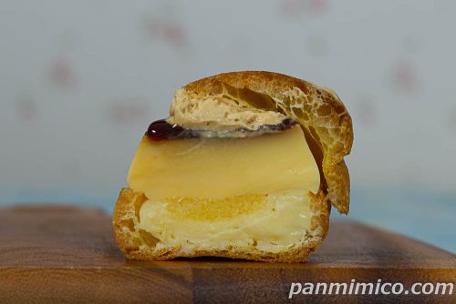まるっとプリンシュー【セブンイレブン】断面の写真