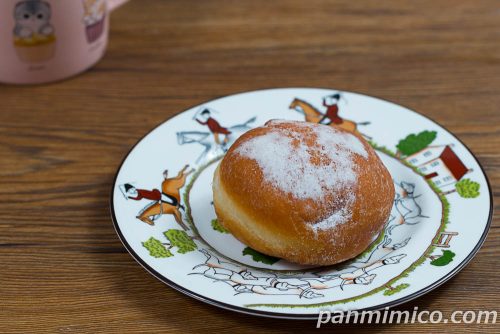 りんごのドーナツ【Pasco】斜めから撮った写真