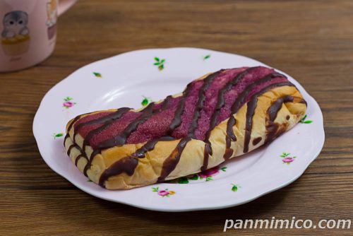 芋いもヨンミー【YKベーキングカンパニー】斜めから撮った写真