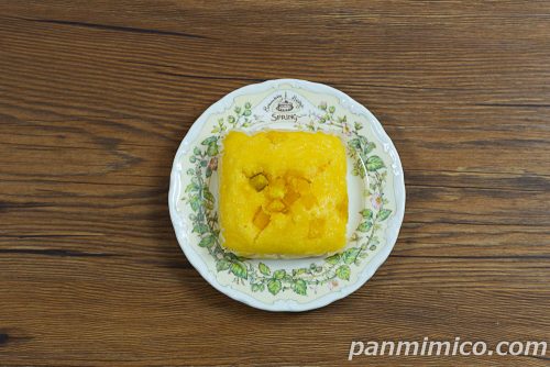 ７Ｐ　なると金時　さつまいもの蒸しぱん１個入【セブンイレブン】上から撮った写真