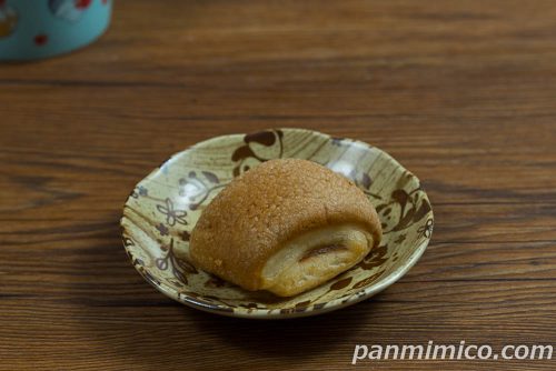 プチマロンデニッシュ4個入【ファミリーマート】斜めから撮った写真