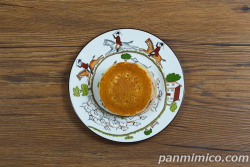 クリームたっぷり生どら焼（甘納豆入り小豆風味ホイップ）【ヤマザキ】上から撮った写真