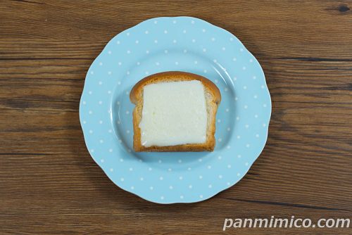 福島名物ミルククリームボックス【セブンイレブン】上から撮った写真