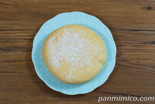 白いミルクパン【セブンイレブン】上から撮った写真