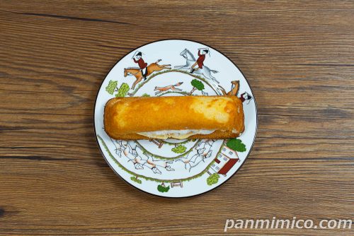 りんごとカスタードのシフォンケーキ【ヤマザキ】上から撮った写真