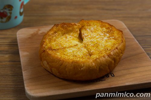 パンとエスプレッソと　しっとりフレンチトースト【ローソン】斜めから撮った写真