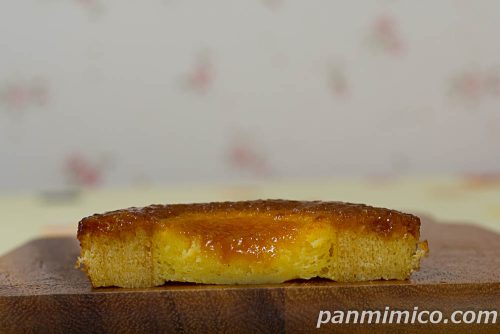 ブリュレバウムクーヘン【ファミリーマート】断面の写真