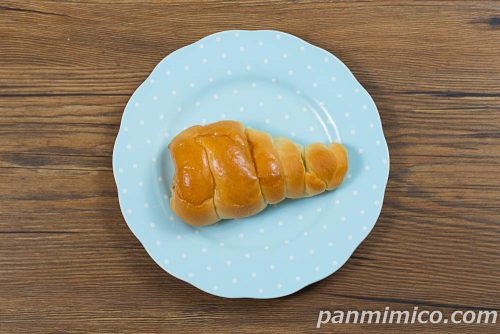 極生コロネ（生キャラメルホイップクリーム）【ヤマザキ】上から撮った写真