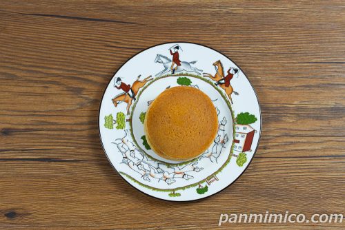 クリームたっぷり生どら焼(マロンあん&マロンホイップ)【ヤマザキ】上から撮った写真