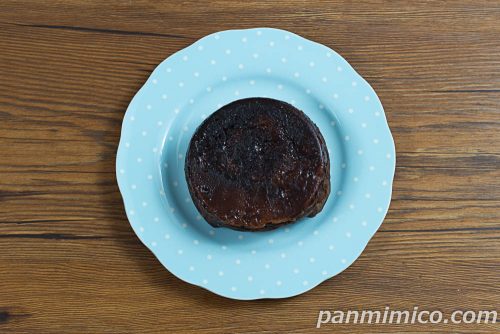 【安食雄二シェフ監修】焼きチョコクロワッサン　クイニーアマン仕立て【ファミリーマート】上から撮った写真