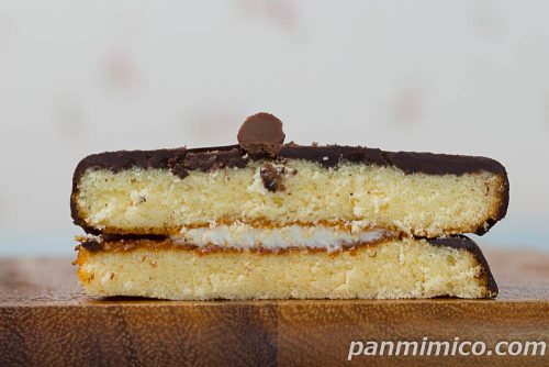 シルベーヌみたいなチョコケーキ【フジパン】断面の写真