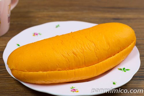 有田みかんのコッペ【セブンイレブン】斜めから撮った写真