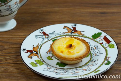 濃厚チーズタルト【プレシア】斜めから撮った写真