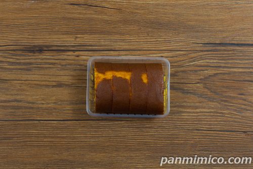 カステラロール(北海道産牛乳使用)4枚入【ヤマザキ】上から撮った写真