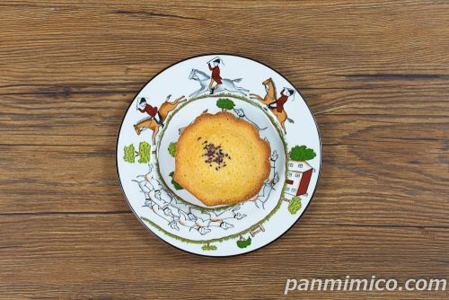 チョコクリームinマドレーヌ【ファミリーマート】上から撮った写真