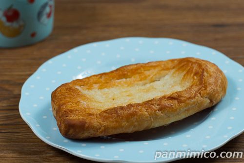 じゅんわりシュガーマーガリン【第一パン】斜めから撮った写真