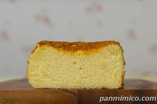 台湾カステラ（チーズ）【ヤマザキ】断面の写真