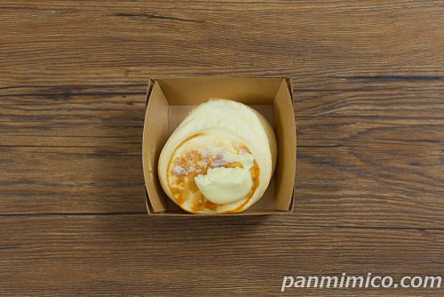 バターソースとふわふわパンケーキ【ローソン】上から撮った写真