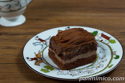 くちどけショコラモンブラン（2個入）【ヤマザキ】斜めから撮った写真