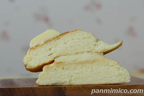 バターソースとふわふわパンケーキ【ローソン】断面の写真