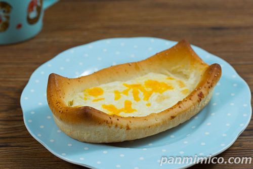 チーズボート【セブンイレブン】斜めから撮った写真