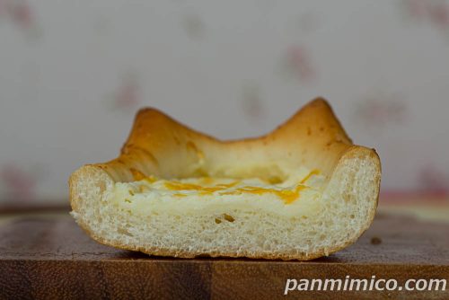 チーズボート【セブンイレブン】断面の写真