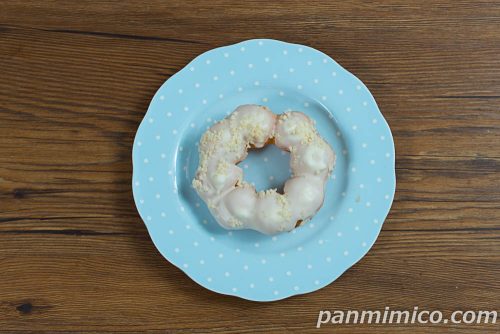 MILK　もっちりとしたリングドーナツ【ローソン】上から撮った写真