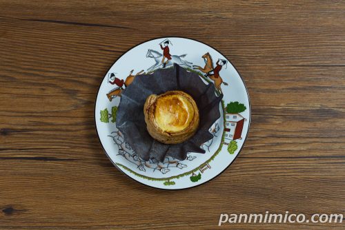 カスタードパイ（フラン風）【ファミリーマート】上から撮った写真