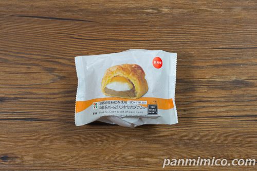 和紅茶クリームとミルクホイップのダブルシュー【セブンイレブン】パッケージの写真