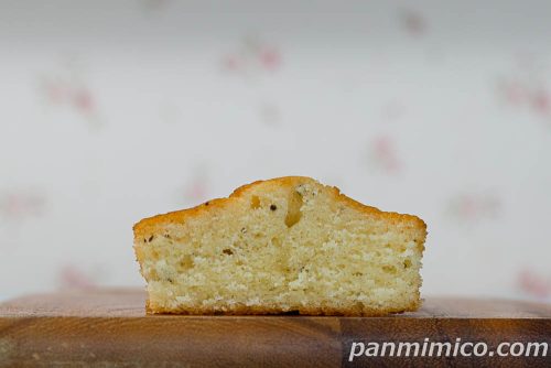 紅茶のマフィン（対馬紅茶使用）【ヤマザキ】断面の写真