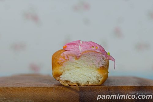 TWICEのストロベリークァベギ【ファミリーマート】断面の写真