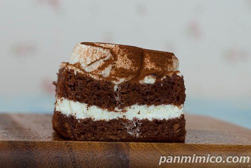 濃厚ティラミス（ブラジル産コーヒー使用）【ヤマザキ】断面の写真