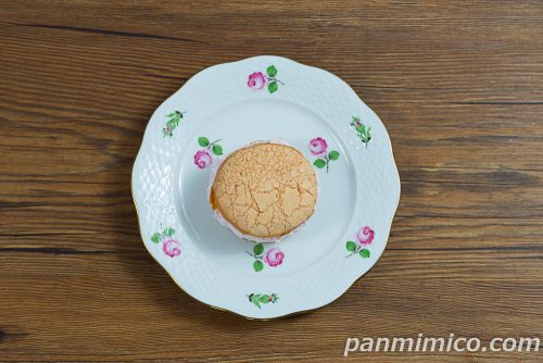 クリームたっぷり生ブッセ（苺フロマージュ）【ヤマザキ】上から撮った写真