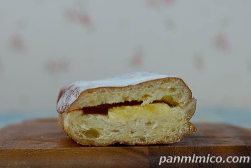 ブリオッシュドーナツ【ヤマザキ】断面の写真